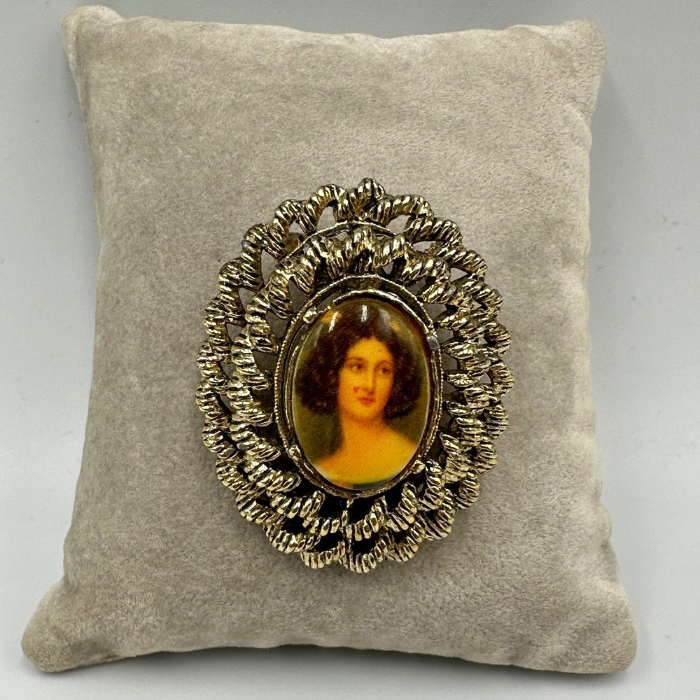 Vintage Gerry's Portrait Brooch Gold Tone Filigree Oval Pin Signed